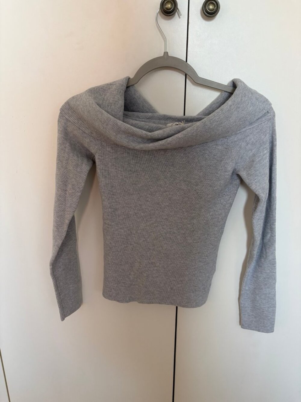 NWT Aritzia Wilfred Nola Sweater Off-The-Shoulder Heather Chrome M